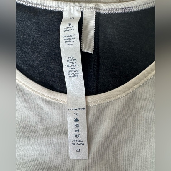 Lululemon Rejuvenate Short Sleeve Tee Shirt Size 10 ivory & Charcoal Gray H - Picture 4 of 5
